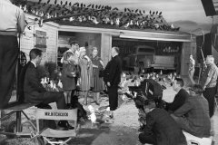 Tippi Hedren, Rod Taylor, Alfred Hitchcock - THE BIRDS (1963)